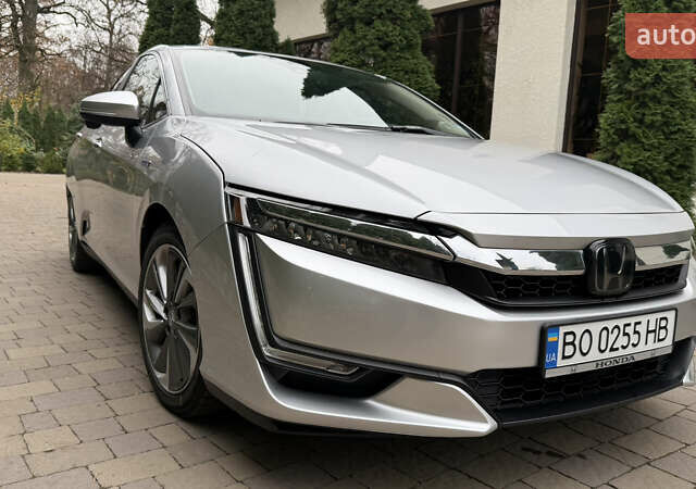 Сірий Хонда Клериті, об'ємом двигуна 1.5 л та пробігом 67 тис. км за 19000 $, фото 8 на Automoto.ua