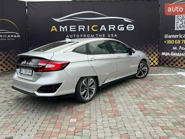 Серый Хонда Клерити, объемом двигателя 1.5 л и пробегом 183 тыс. км за 15800 $, фото 2 на Automoto.ua