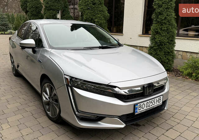 Сірий Хонда Клериті, об'ємом двигуна 1.5 л та пробігом 67 тис. км за 19000 $, фото 19 на Automoto.ua