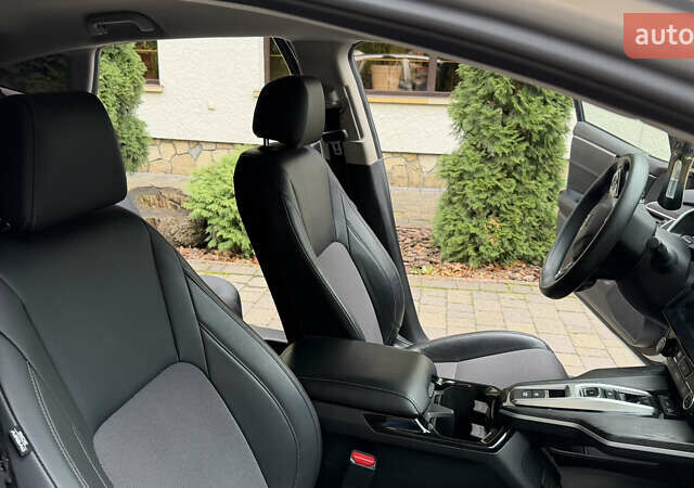 Сірий Хонда Клериті, об'ємом двигуна 1.5 л та пробігом 67 тис. км за 19000 $, фото 42 на Automoto.ua