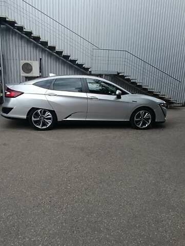 Серый Хонда Клерити, объемом двигателя 1.5 л и пробегом 208 тыс. км за 15100 $, фото 4 на Automoto.ua