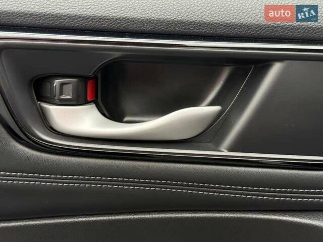 Серый Хонда Клерити, объемом двигателя 1.5 л и пробегом 159 тыс. км за 15900 $, фото 18 на Automoto.ua