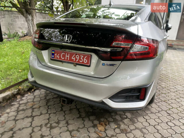 Серый Хонда Клерити, объемом двигателя 1.5 л и пробегом 184 тыс. км за 18000 $, фото 6 на Automoto.ua