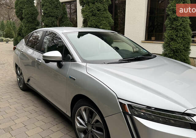 Сірий Хонда Клериті, об'ємом двигуна 1.5 л та пробігом 67 тис. км за 19000 $, фото 28 на Automoto.ua