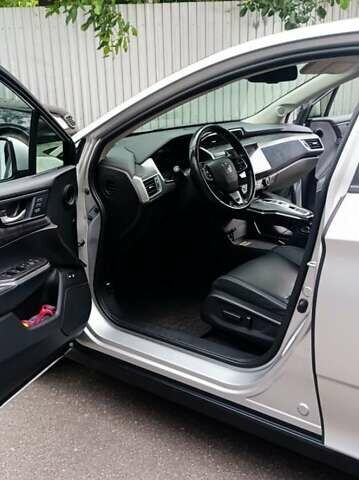 Серый Хонда Клерити, объемом двигателя 1.5 л и пробегом 208 тыс. км за 15100 $, фото 17 на Automoto.ua