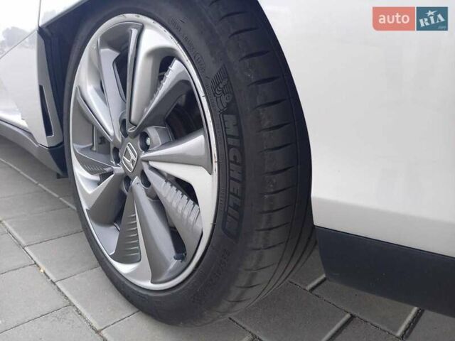 Сірий Хонда Клериті, об'ємом двигуна 1.5 л та пробігом 130 тис. км за 19800 $, фото 10 на Automoto.ua