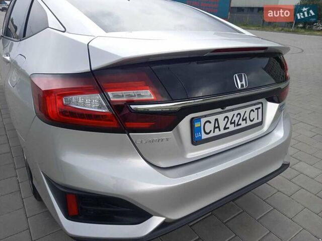 Сірий Хонда Клериті, об'ємом двигуна 1.5 л та пробігом 130 тис. км за 19800 $, фото 11 на Automoto.ua