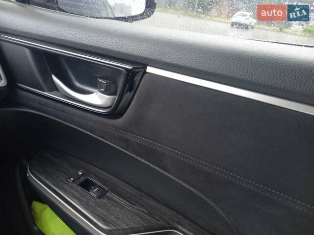 Сірий Хонда Клериті, об'ємом двигуна 1.5 л та пробігом 130 тис. км за 19800 $, фото 29 на Automoto.ua