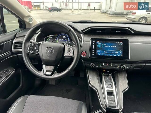 Серый Хонда Клерити, объемом двигателя 1.5 л и пробегом 106 тыс. км за 16990 $, фото 12 на Automoto.ua