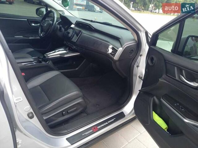 Сірий Хонда Клериті, об'ємом двигуна 1.5 л та пробігом 130 тис. км за 19800 $, фото 19 на Automoto.ua