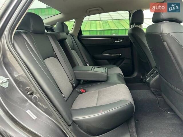 Серый Хонда Клерити, объемом двигателя 1.5 л и пробегом 106 тыс. км за 16990 $, фото 9 на Automoto.ua