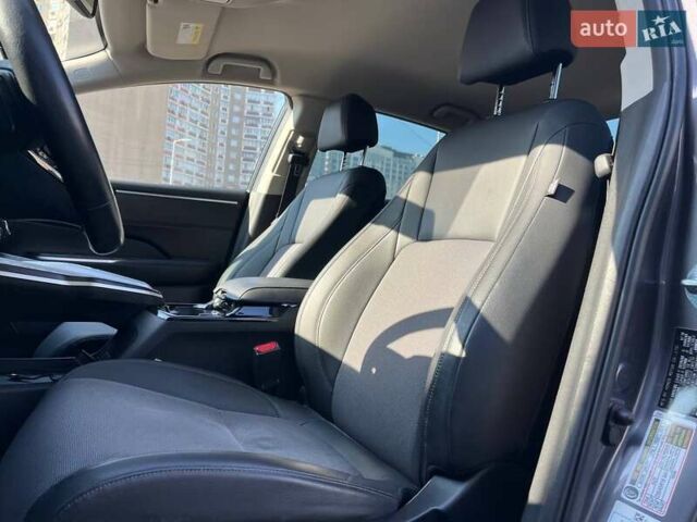 Серый Хонда Клерити, объемом двигателя 1.5 л и пробегом 106 тыс. км за 16490 $, фото 9 на Automoto.ua