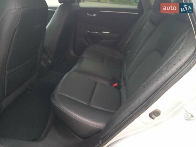 Сірий Хонда Клериті, об'ємом двигуна 1.5 л та пробігом 130 тис. км за 19800 $, фото 24 на Automoto.ua