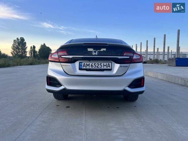 Серый Хонда Клерити, объемом двигателя 1.5 л и пробегом 62 тыс. км за 18900 $, фото 8 на Automoto.ua