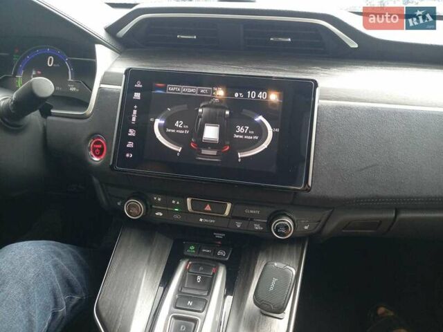 Сірий Хонда Клериті, об'ємом двигуна 1.5 л та пробігом 130 тис. км за 19800 $, фото 25 на Automoto.ua