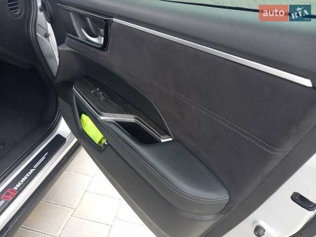 Сірий Хонда Клериті, об'ємом двигуна 1.5 л та пробігом 130 тис. км за 19800 $, фото 20 на Automoto.ua