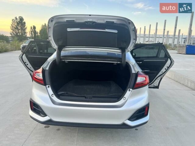 Серый Хонда Клерити, объемом двигателя 1.5 л и пробегом 62 тыс. км за 18900 $, фото 6 на Automoto.ua