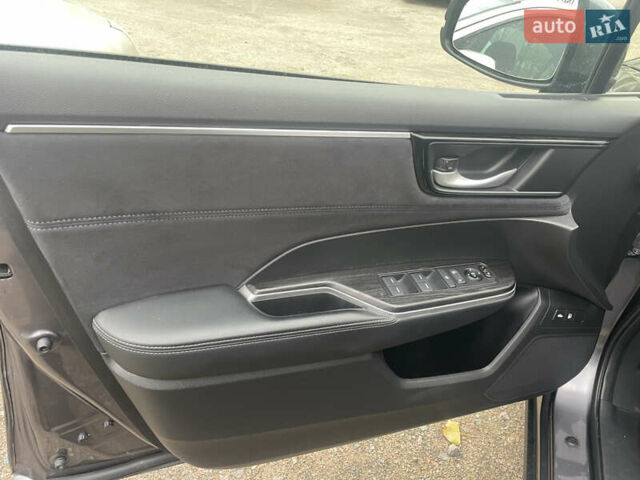 Серый Хонда Клерити, объемом двигателя 1.5 л и пробегом 48 тыс. км за 21500 $, фото 7 на Automoto.ua