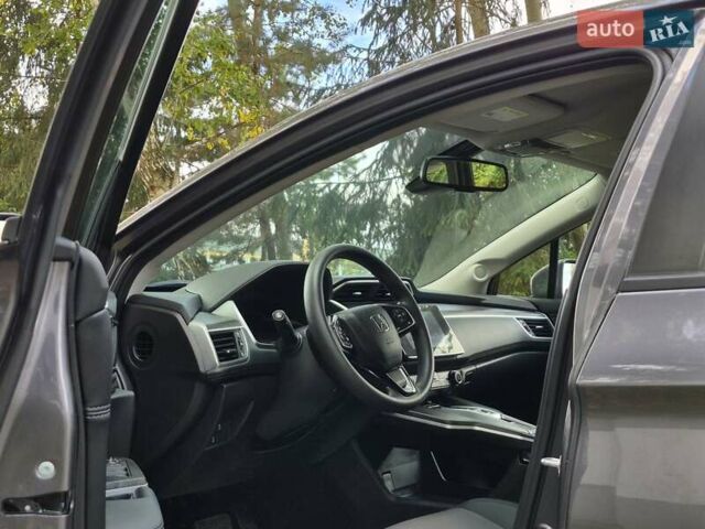 Серый Хонда Клерити, объемом двигателя 1.5 л и пробегом 27 тыс. км за 20900 $, фото 13 на Automoto.ua