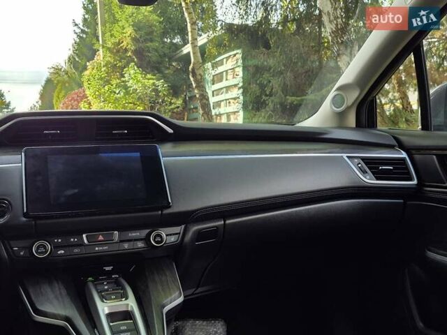 Серый Хонда Клерити, объемом двигателя 1.5 л и пробегом 27 тыс. км за 20900 $, фото 24 на Automoto.ua