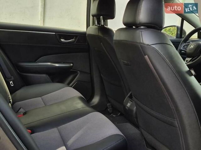 Серый Хонда Клерити, объемом двигателя 1.5 л и пробегом 27 тыс. км за 20900 $, фото 33 на Automoto.ua