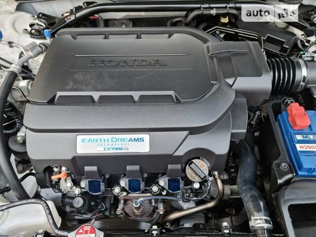 Білий Хонда Кросстур, об'ємом двигуна 3.5 л та пробігом 127 тис. км за 15999 $, фото 144 на Automoto.ua