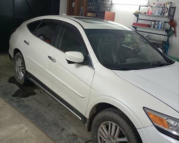 Белый Хонда Кросстур, объемом двигателя 2.4 л и пробегом 204 тыс. км за 11100 $, фото 1 на Automoto.ua