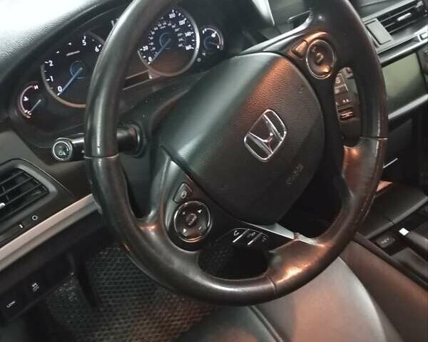 Белый Хонда Кросстур, объемом двигателя 2.4 л и пробегом 204 тыс. км за 11100 $, фото 12 на Automoto.ua