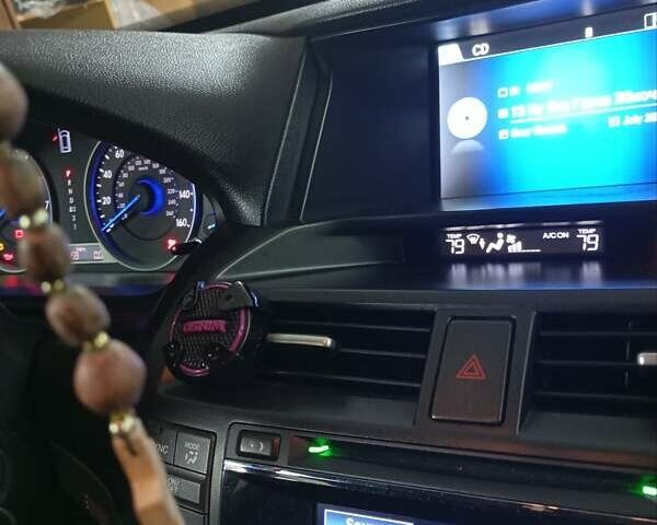 Белый Хонда Кросстур, объемом двигателя 2.4 л и пробегом 204 тыс. км за 11100 $, фото 4 на Automoto.ua