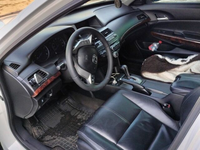 Білий Хонда Кросстур, об'ємом двигуна 2.4 л та пробігом 208 тис. км за 11600 $, фото 6 на Automoto.ua