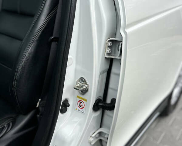 Білий Хонда Кросстур, об'ємом двигуна 2.35 л та пробігом 294 тис. км за 12950 $, фото 65 на Automoto.ua