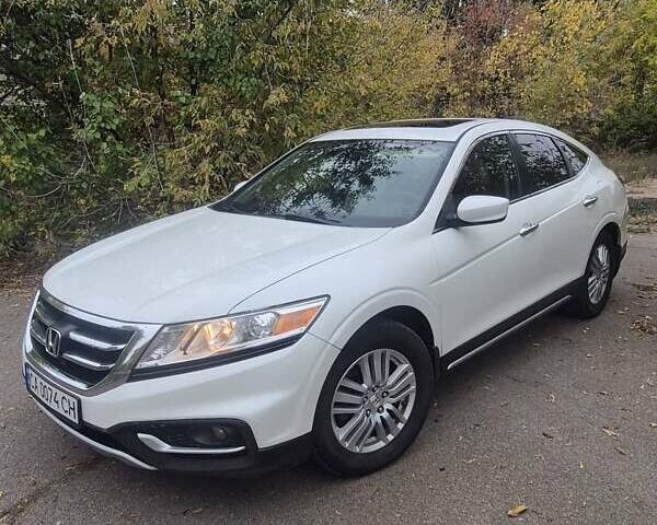 Белый Хонда Кросстур, объемом двигателя 2.4 л и пробегом 360 тыс. км за 13200 $, фото 2 на Automoto.ua