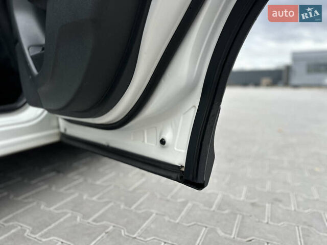 Білий Хонда Кросстур, об'ємом двигуна 2.35 л та пробігом 294 тис. км за 12950 $, фото 85 на Automoto.ua