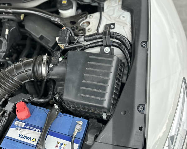 Білий Хонда Кросстур, об'ємом двигуна 2.35 л та пробігом 294 тис. км за 12950 $, фото 103 на Automoto.ua