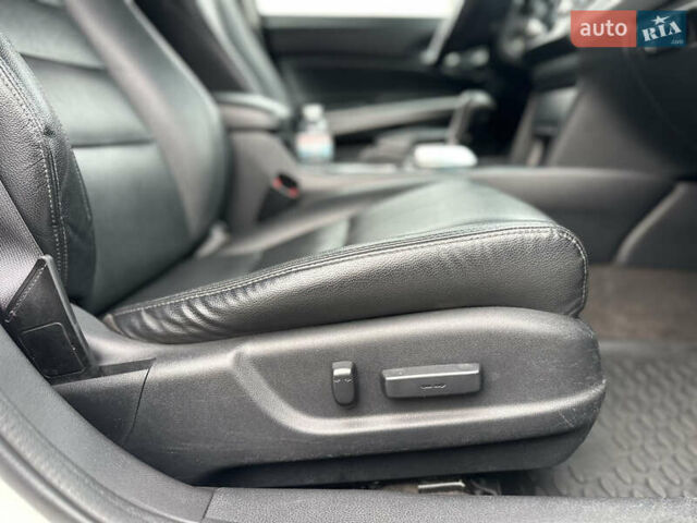 Білий Хонда Кросстур, об'ємом двигуна 2.35 л та пробігом 294 тис. км за 12950 $, фото 96 на Automoto.ua