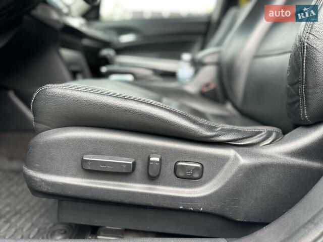 Білий Хонда Кросстур, об'ємом двигуна 2.35 л та пробігом 294 тис. км за 12950 $, фото 62 на Automoto.ua