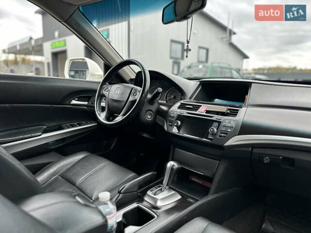 Білий Хонда Кросстур, об'ємом двигуна 2.35 л та пробігом 294 тис. км за 12950 $, фото 89 на Automoto.ua