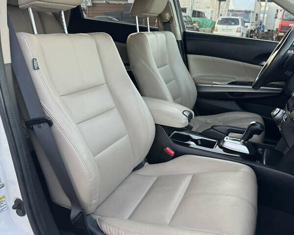 Білий Хонда Кросстур, об'ємом двигуна 3.47 л та пробігом 198 тис. км за 12800 $, фото 15 на Automoto.ua