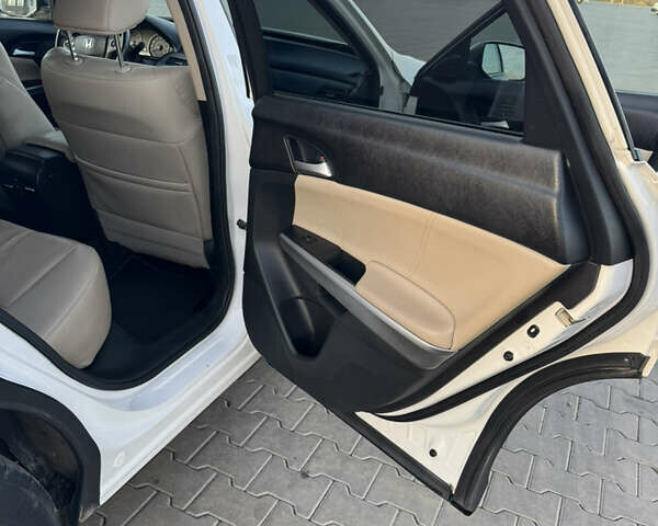 Білий Хонда Кросстур, об'ємом двигуна 3.47 л та пробігом 198 тис. км за 12800 $, фото 13 на Automoto.ua