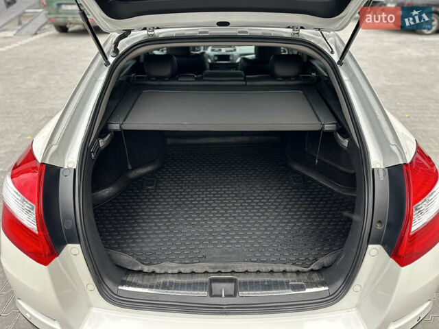 Білий Хонда Кросстур, об'ємом двигуна 2.35 л та пробігом 294 тис. км за 12950 $, фото 82 на Automoto.ua