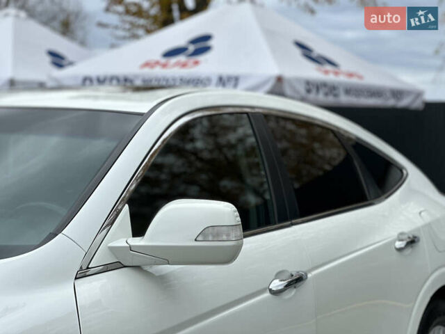 Білий Хонда Кросстур, об'ємом двигуна 2.35 л та пробігом 294 тис. км за 12950 $, фото 5 на Automoto.ua