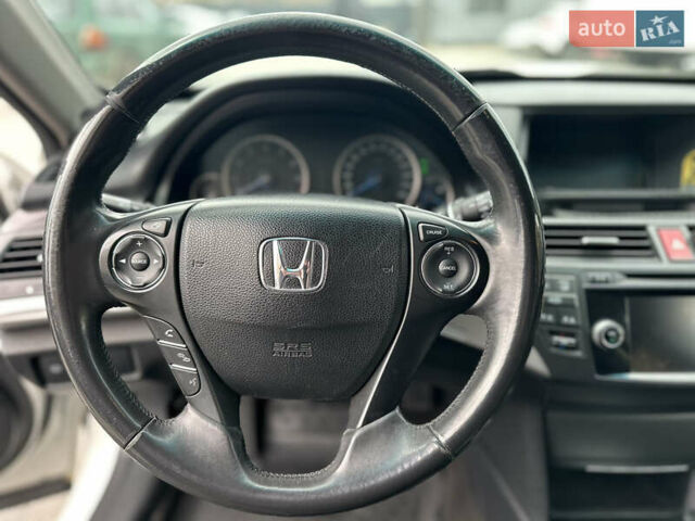 Білий Хонда Кросстур, об'ємом двигуна 2.35 л та пробігом 294 тис. км за 12950 $, фото 54 на Automoto.ua