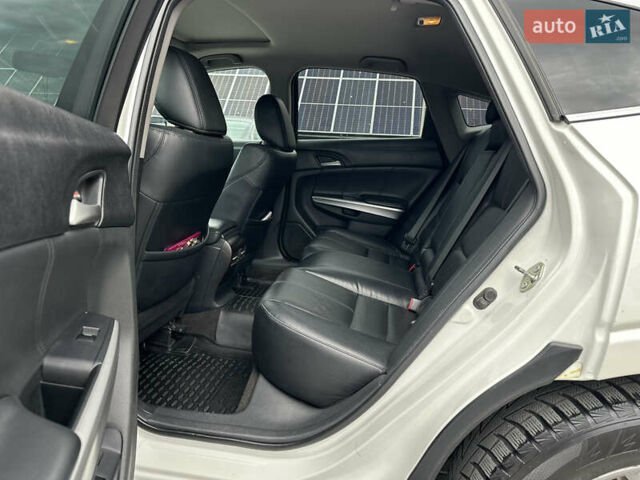 Білий Хонда Кросстур, об'ємом двигуна 2.35 л та пробігом 294 тис. км за 12950 $, фото 69 на Automoto.ua