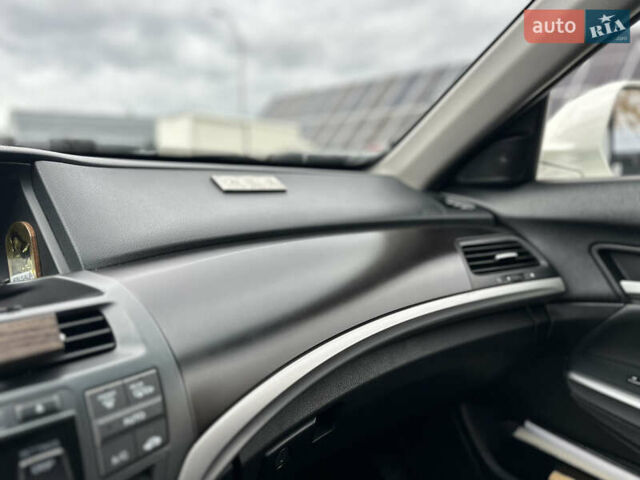 Білий Хонда Кросстур, об'ємом двигуна 2.35 л та пробігом 294 тис. км за 12950 $, фото 58 на Automoto.ua