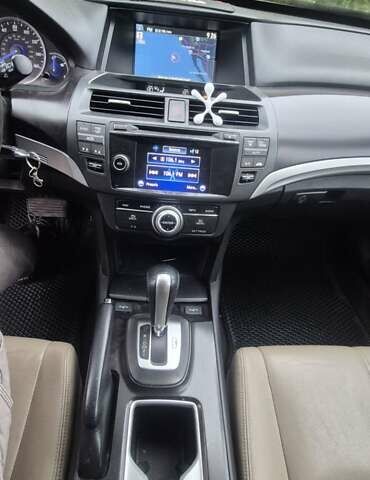 Белый Хонда Кросстур, объемом двигателя 2.4 л и пробегом 360 тыс. км за 13200 $, фото 5 на Automoto.ua