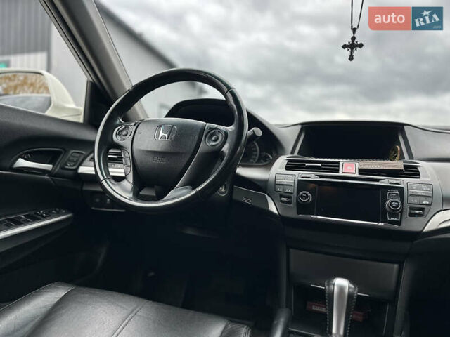Білий Хонда Кросстур, об'ємом двигуна 2.35 л та пробігом 294 тис. км за 12950 $, фото 77 на Automoto.ua