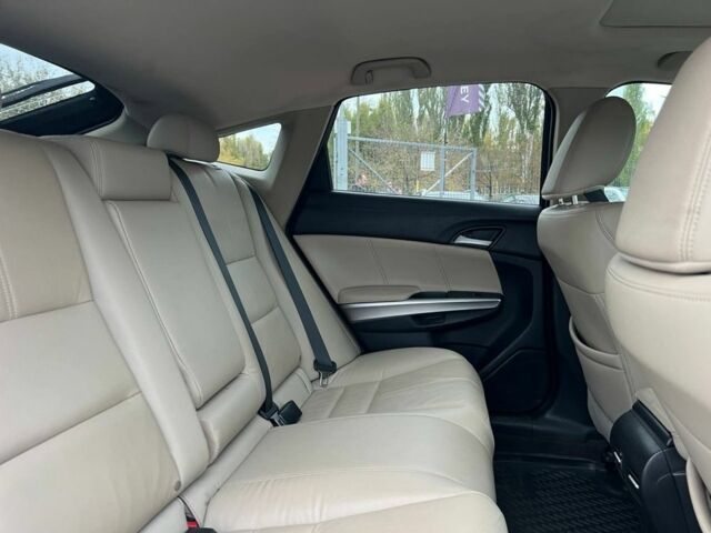 Білий Хонда Кросстур, об'ємом двигуна 2.4 л та пробігом 256 тис. км за 11400 $, фото 14 на Automoto.ua