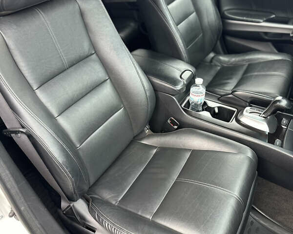 Білий Хонда Кросстур, об'ємом двигуна 2.35 л та пробігом 294 тис. км за 12950 $, фото 95 на Automoto.ua