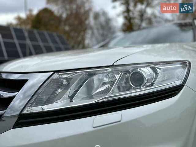 Білий Хонда Кросстур, об'ємом двигуна 2.35 л та пробігом 294 тис. км за 12950 $, фото 2 на Automoto.ua