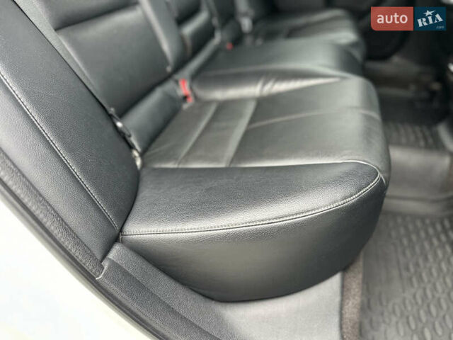 Білий Хонда Кросстур, об'ємом двигуна 2.35 л та пробігом 294 тис. км за 12950 $, фото 88 на Automoto.ua